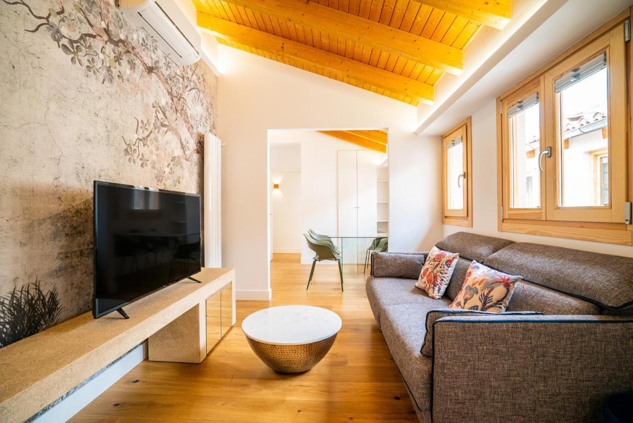 Smartr Madrid Gran Via Apartments Ngoại thất bức ảnh