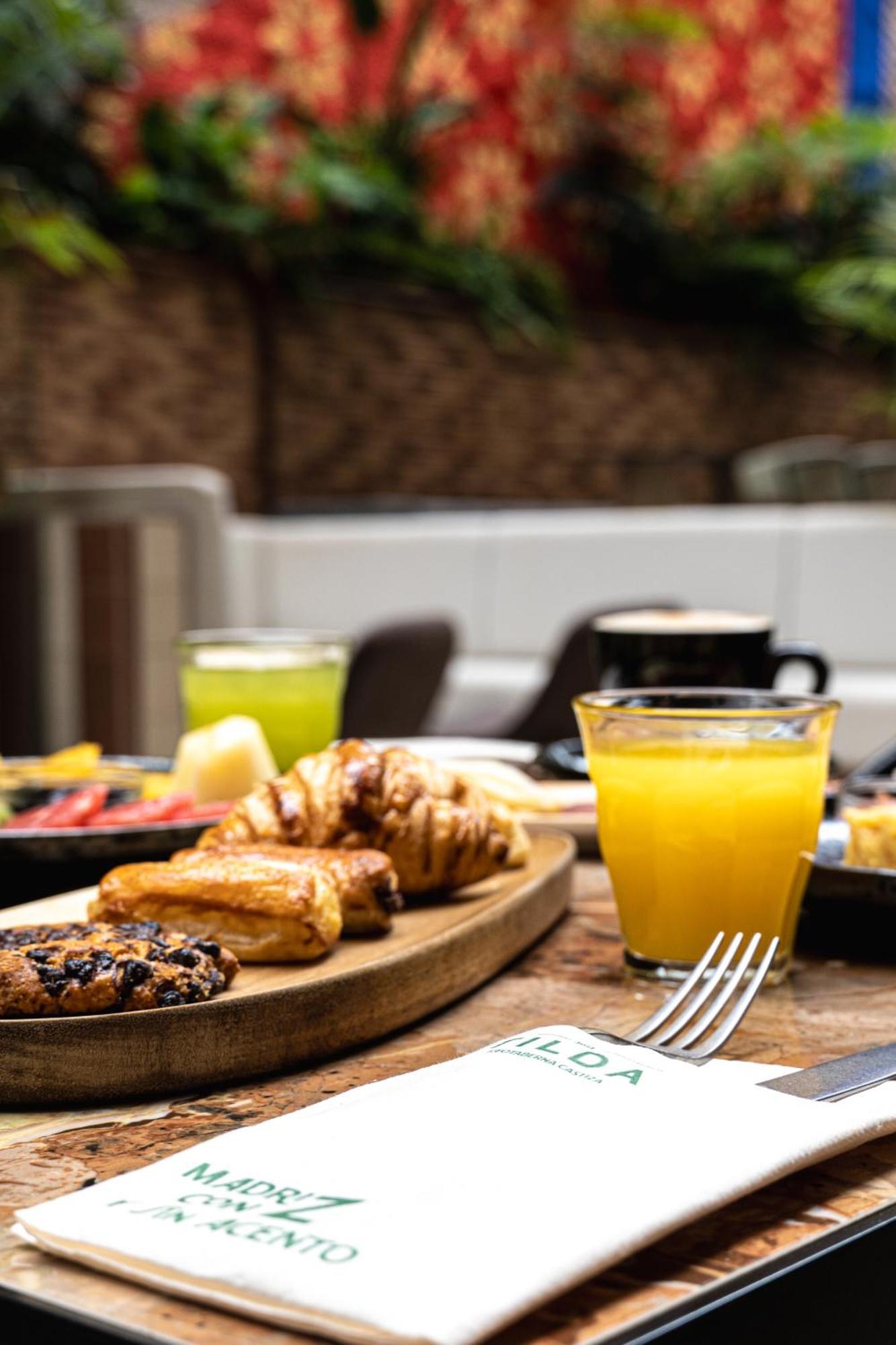 Smartr Madrid Gran Via Apartments Ngoại thất bức ảnh